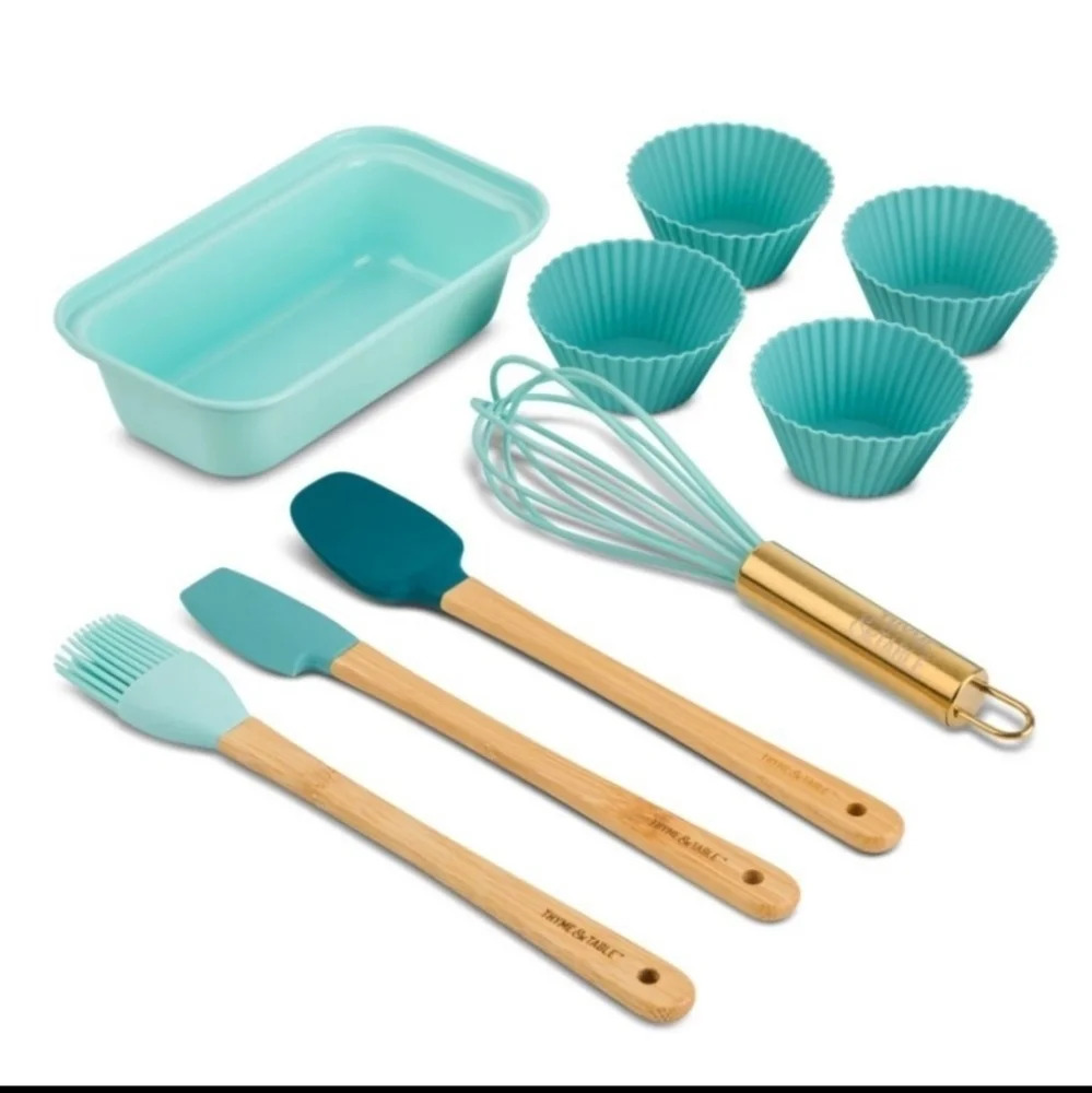 Thyme & Table 11 pc Mini Baking Set Dishwasher Safe Silicone Cupcake Liners NWT